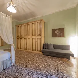 Apartment Lungarno Buozzi 7, Pisa